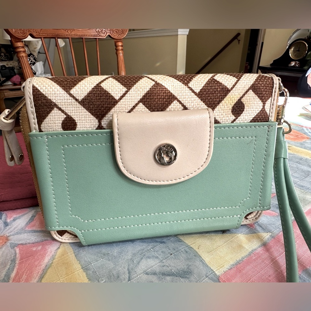Spartina 449 wristlet wallet and iPhone/android holder. Cream/brown/light teal